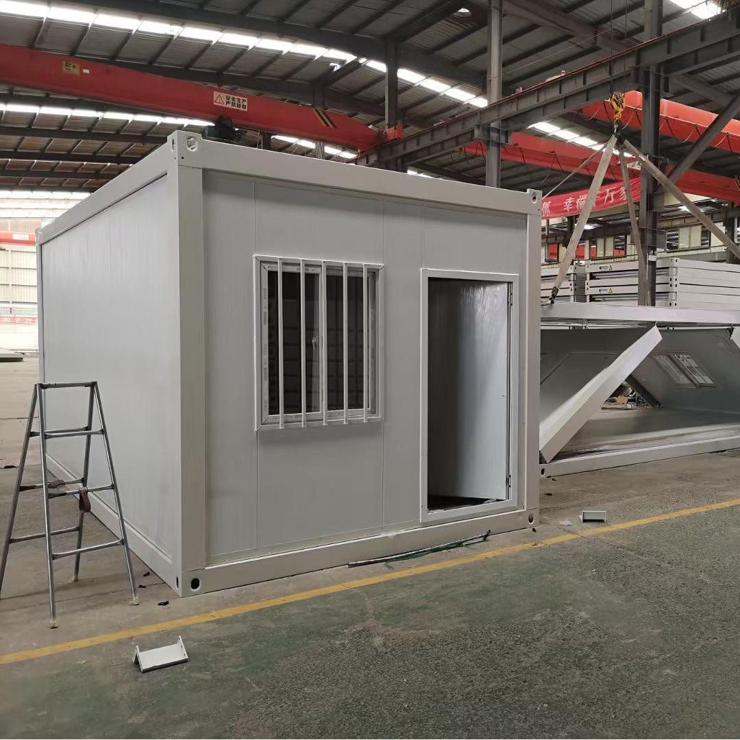 Z-kujuline kokkupandav konteinermaja